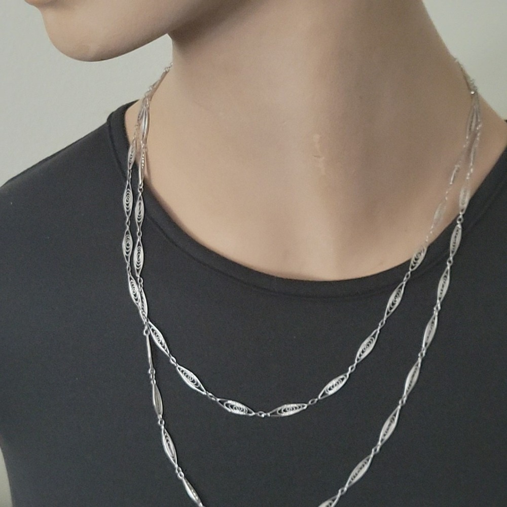Vintage Trifari Silver Tone Spun‎ Filigree Leaf Chain Necklace 30" Cottagecore